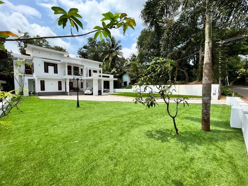 Commercial Landscape Grass | Ourdoor & Commercial Spaces | Meckavo India