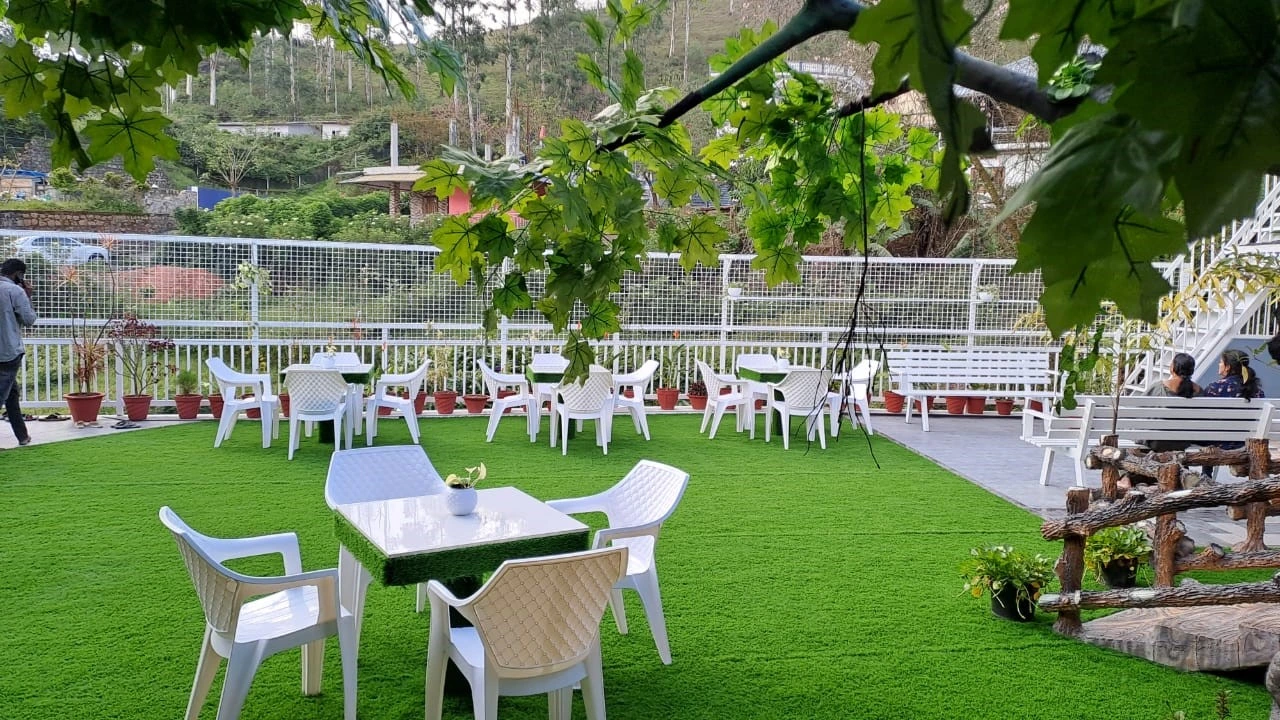 Rooftop Gardens and Terrace Grass | Meckavo India